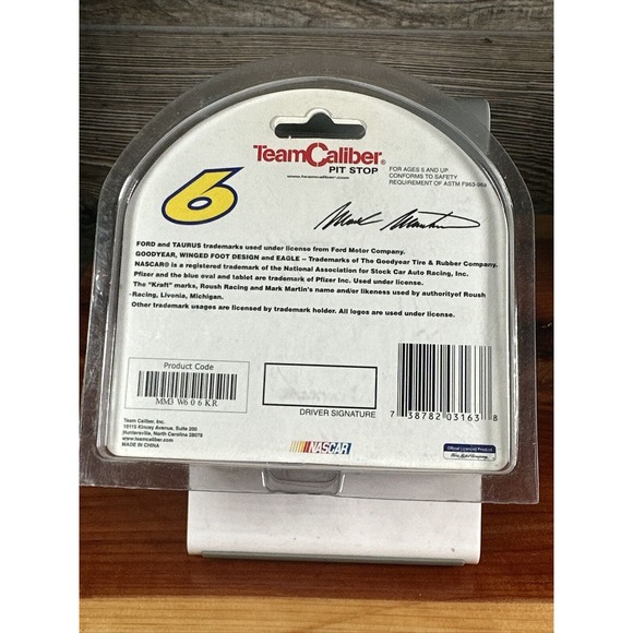 Mark‎ Martin 1/64 #6 Kraft Foods 2003 Ford Taurus Team Caliber Pit Stop - Picture 2 of 3